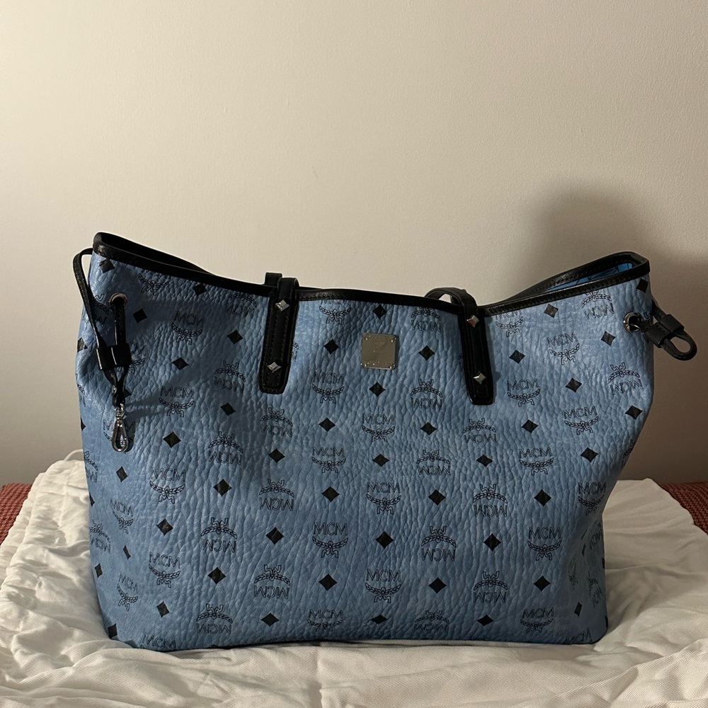 MCM Liz Reversible Medium Visetos Tote Bag